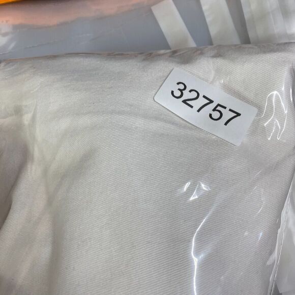 Gloria Vanderbilt Jeans Women 8 White Denim Light Wash Amanda Capri High Rise - Picture 9 of 9